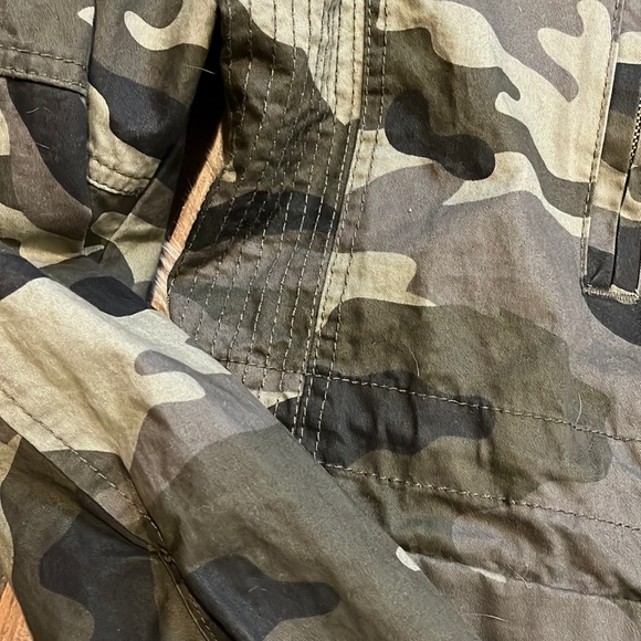 CAMO UTILIITY ZIP JACKET!  LIGHTWEIGHT/WITH WAIST CINCH! - Picture 7 of 12